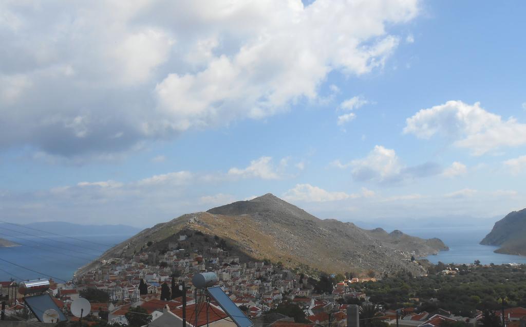 Sokratis Apartments Simi Dış mekan fotoğraf